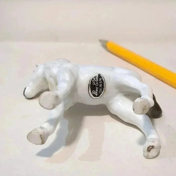 White  Horse figurine - Picture 3 of 4